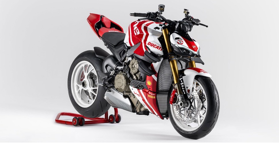 Ducati and Supreme® create a collectors’ edition Streetfighter V4 with Drudi Performance