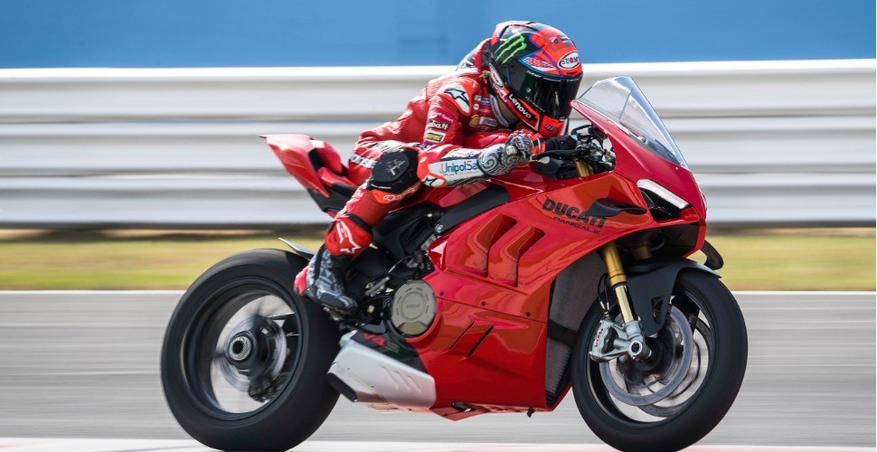 Ducati stabilises its position in the main markets thanks to a range of sophisticated, highly technological and uniquely designed products